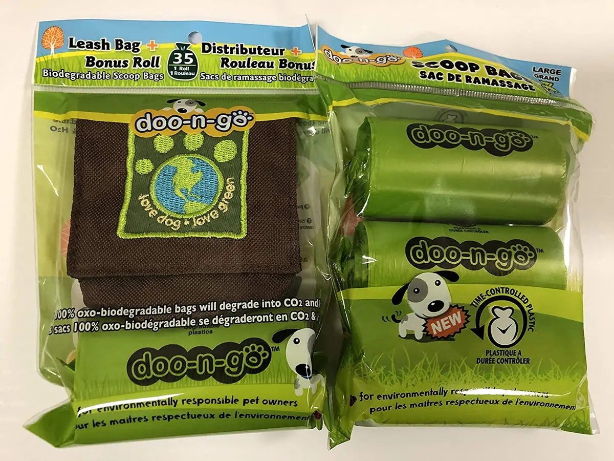 Doo-N-Go Leash Bag + Scoop Bags (140 Bags) 1