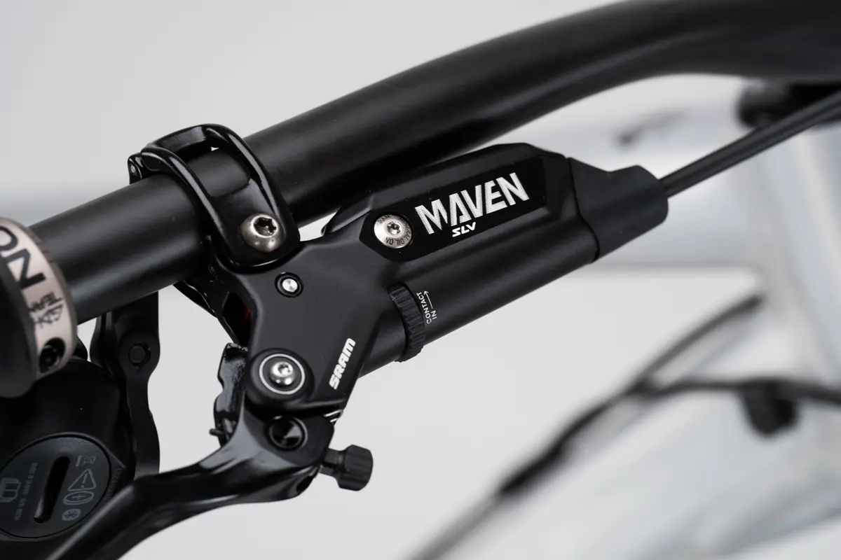 Madonna V3.2 Fox Factory Complete Bike 11