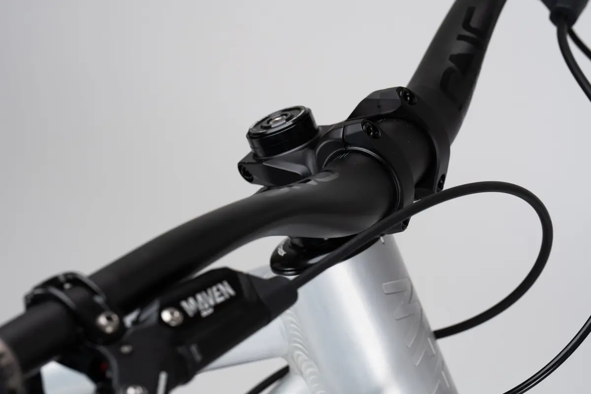 Madonna V3.2 Fox Factory Complete Bike 9