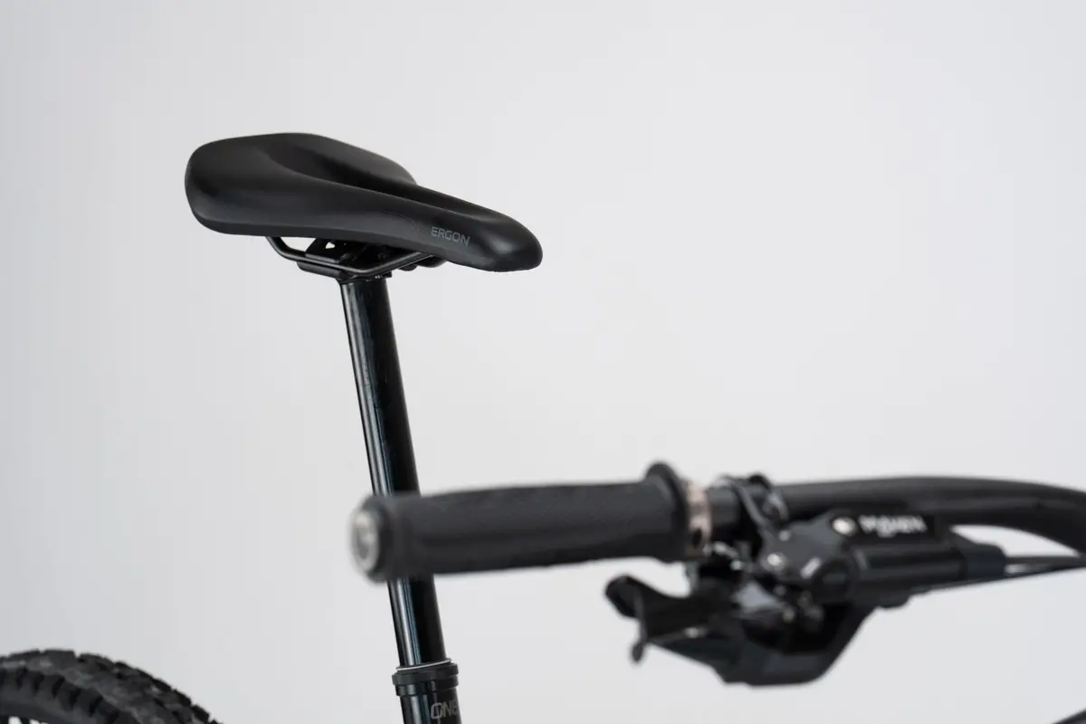 Madonna V3.2 Fox Factory Complete Bike 12