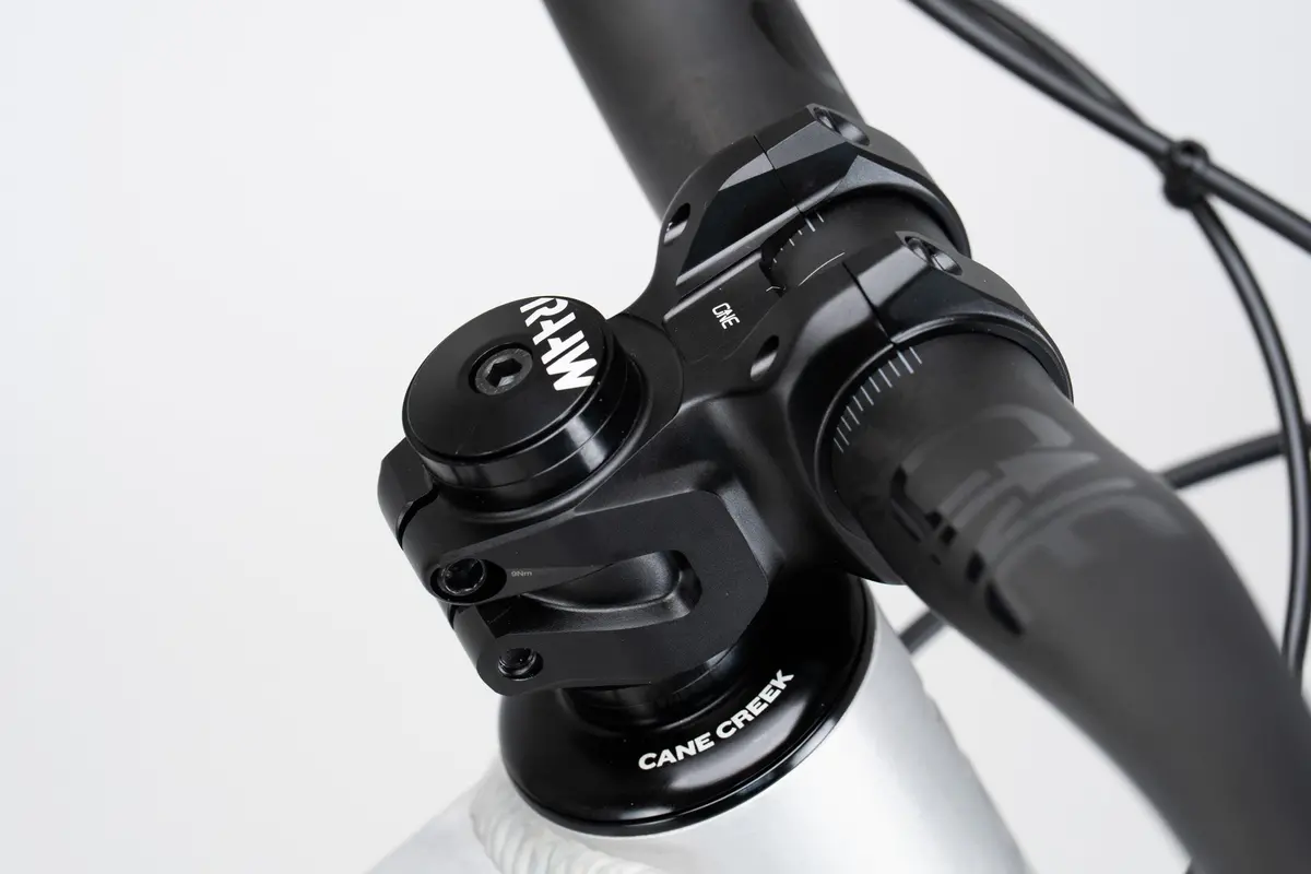 Madonna V3.2 Fox Factory Complete Bike 10