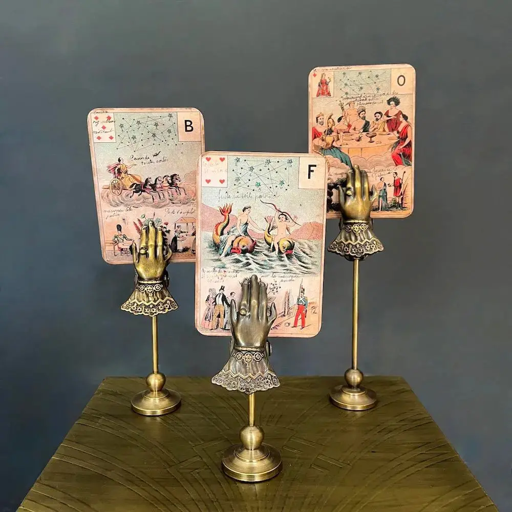 Paper Holder Clips 1