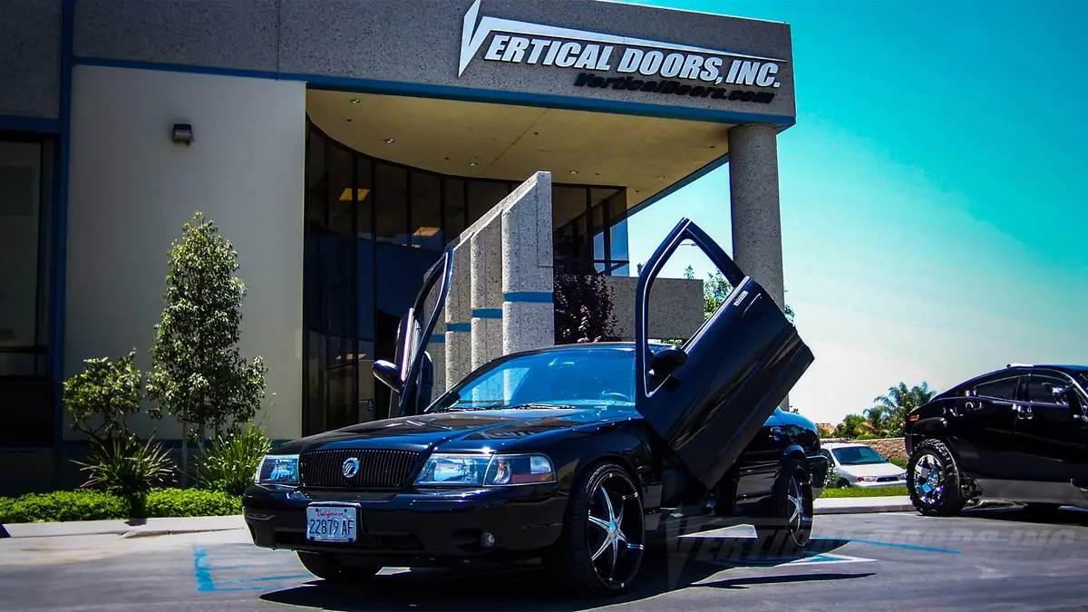 Vertical Doors Kit Compatible Mercury Marauder / Grand Marquis 2003-2011 1