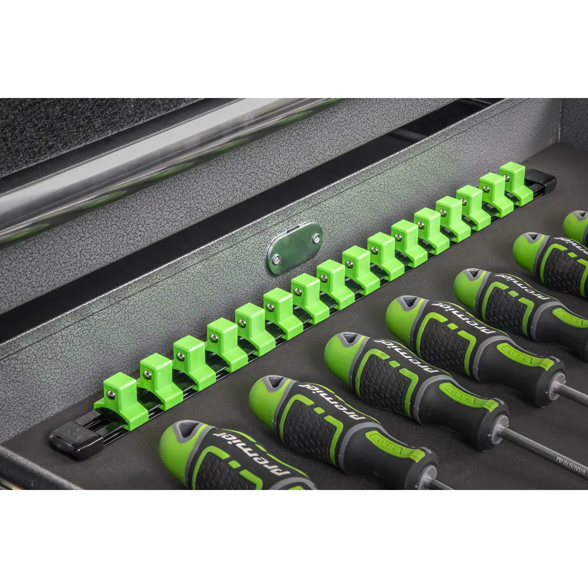Premier Socket Retaining Rail With 16 Clips 1/2"Sq Drive - Hi-Vis Green Ak27054hv 2